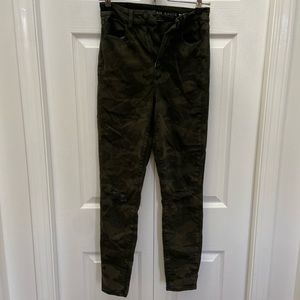 Distressed Camo Super High Jeggings
